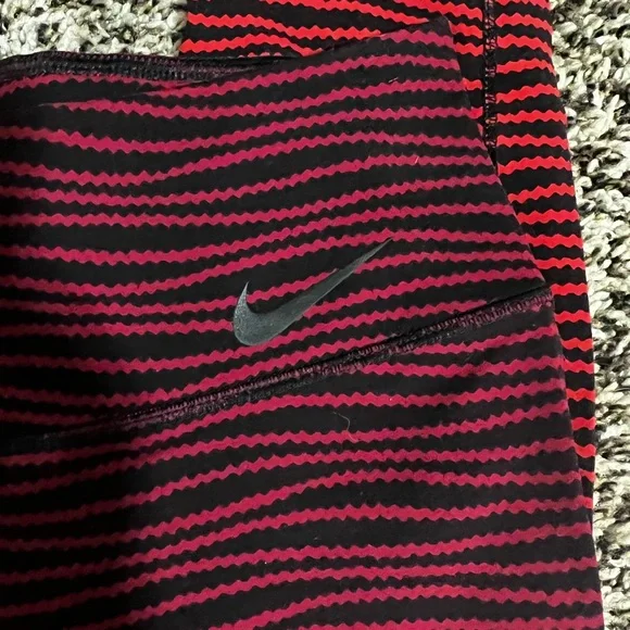 Red and black ombré Nike leggings size medium. Gently used. - Picture 6 of 7